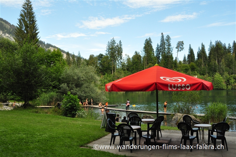 Kiosk für die kleine Zwischenverpflegung beim Crestasee in Flims / Trin.