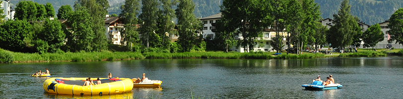 Trampolin auf dem Laaxersee in Graubünden.