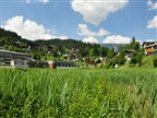 Beim Laaxersee befindet sich auch das Hallenbad Grava